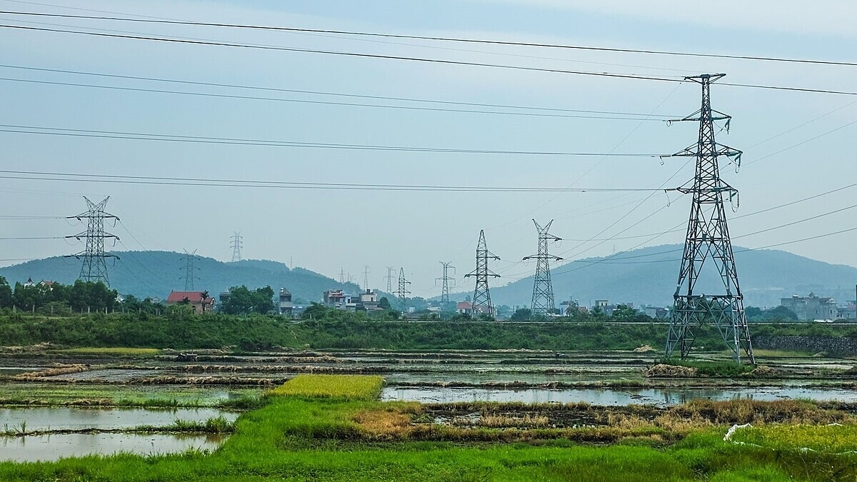 Luật Điện lực mới của Việt Nam đưa ra một loạt các cơ chế được thiết kế để hỗ trợ năng lượng tái tạo, cải thiện động lực thị trường và thu hút đầu tư đáng kể.