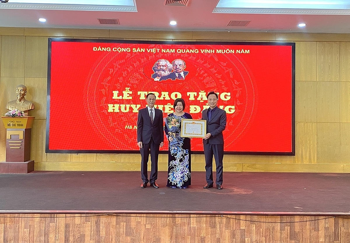 Bí thư Đảng đoàn,