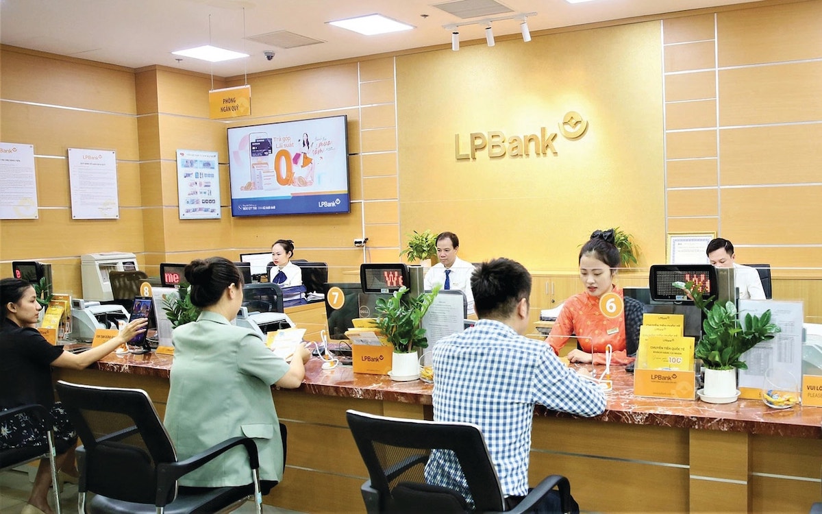 Vi phạm về thuế, LPBank vừa bị cơ quan thuế xử phạt và truy thu hơn 13 tỷ đồng.