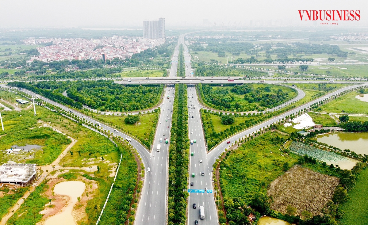 Cuộc đua gom đất của các đại gia bất động sản tiếp tục nóng.