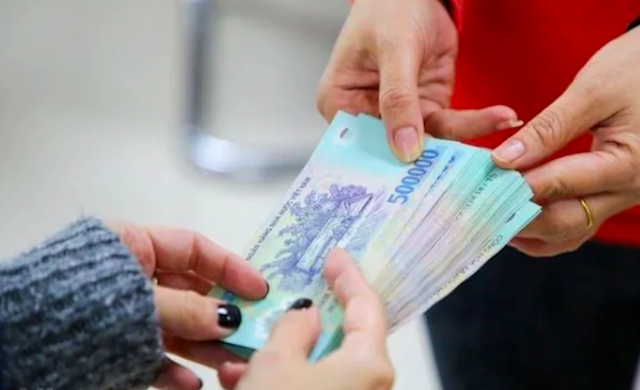 Thưởng Tết được xem là khoản thu nhập có tính chất tiền lương, tiền công, nên phải chịu thuế TNCN.