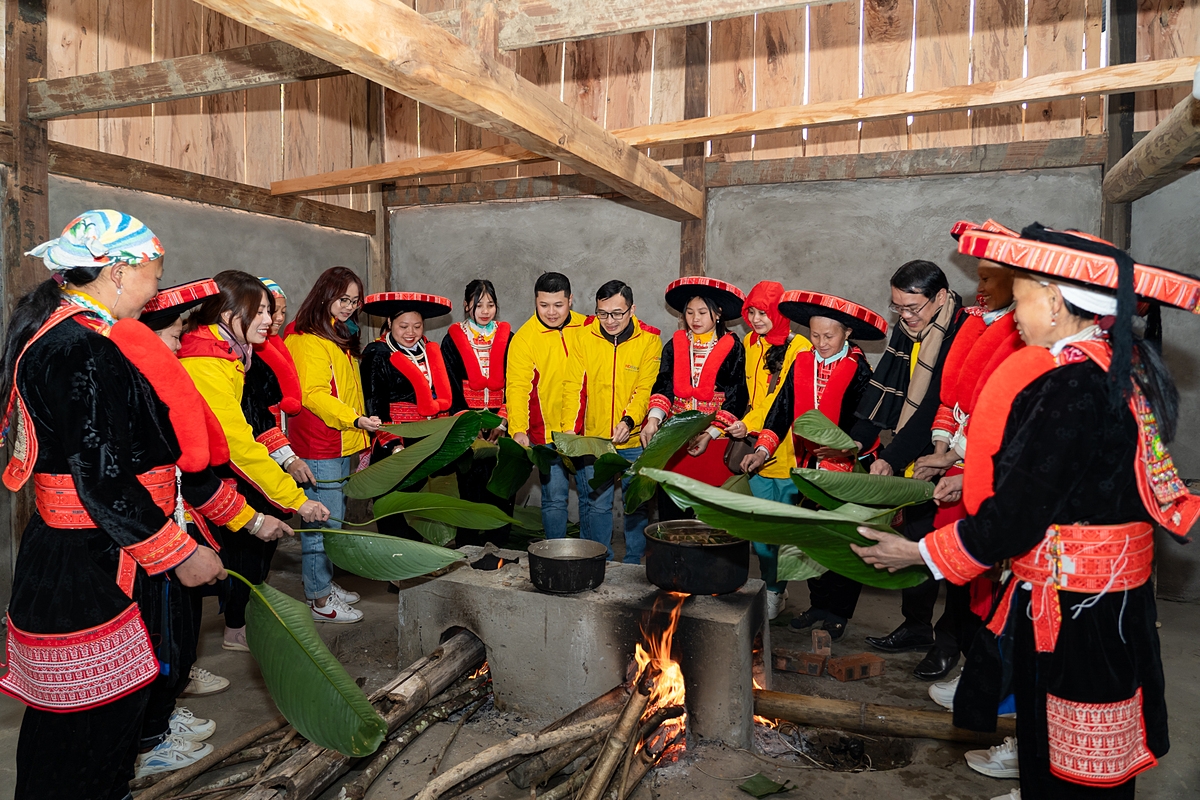 HDBank mang Tết sớm, Tết ấm no đến đồng bào vùng cao.