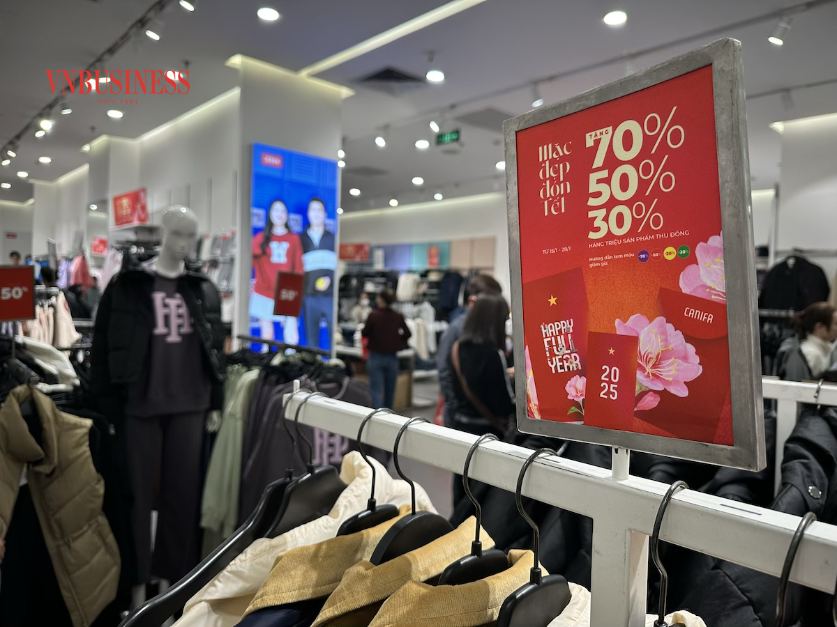 Hầu hết thương hiệu đều tranh thủ nhu cầu mặt hàng thời trang tăng mạnh dịp cận Tết để tung ra các chương trình khuyến mãi, kích cầu.