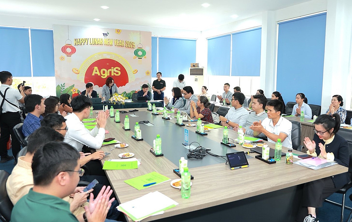 ĐHĐCĐ bất thường của TTC AgriS đã thông qua nhiều nội dung quan trọng về phát hành trái phiếu chuyển đổi và sửa đổi điều lệ công ty, quy chế nội bộ,...