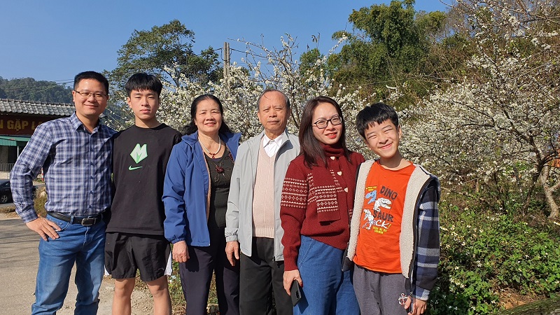 Tranh thủ kỳ nghỉ dài ngày, nhiều nhóm nhỏ, gia đình, tự túc và tự đặt dịch vụ tại các điểm du lịch như Mộc Châu, Sa Pa,...