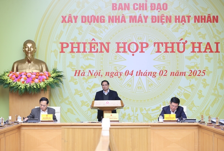 Thủ tướng Phạm Minh Chính chủ trì Phiên họp thứ hai của Ban Chỉ đạo xây dựng nhà máy điện hạt nhân. Ảnh: VGP.