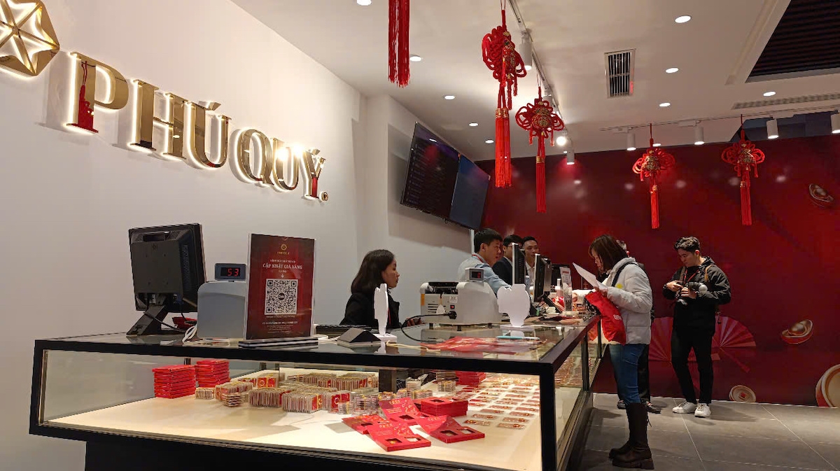 Không còn cảnh chen chúc trong cửa hàng vàng như mọi năm.