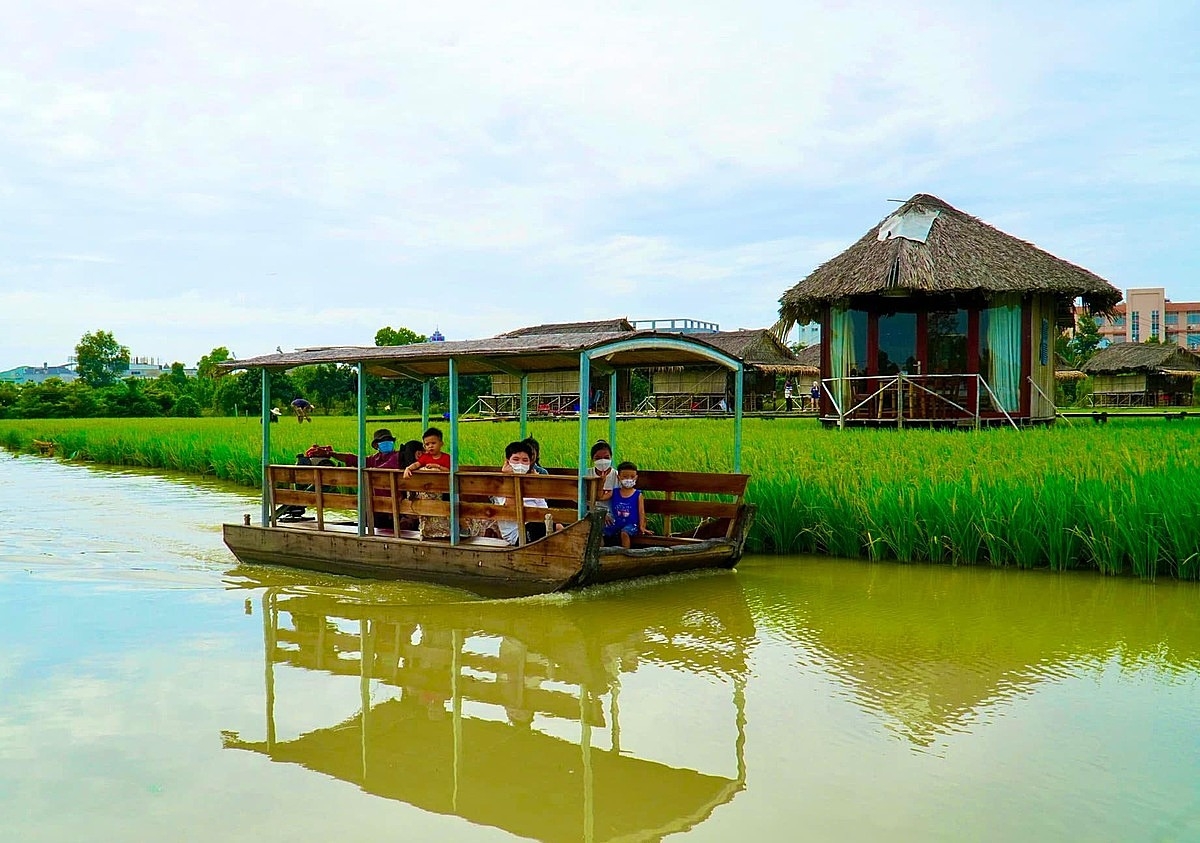 Việc xây dựng các công trình trên đất nông nghiệp cần tính toán để bảo đảm đúng quy định pháp luật và phát huy được hiệu quả kinh tế.