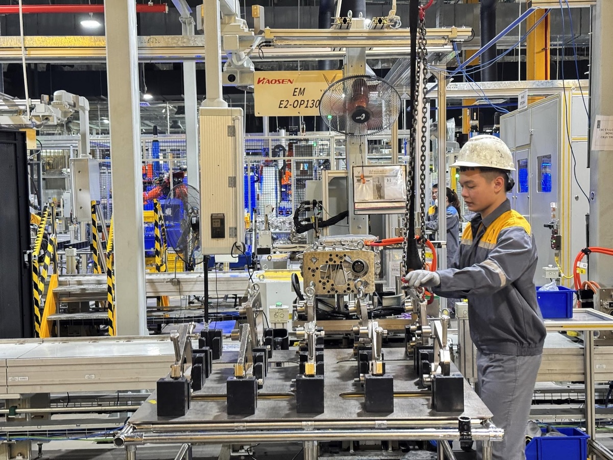 Việt Nam cần tiến lên cạnh tranh với các nước trong các phân khúc công nghiệp có giá trị gia tăng cao hơn.