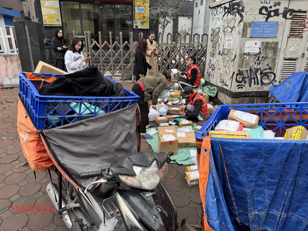 Hàng hóa nhập khẩu có giá trị dưới 1.000.000 đồng qua chuyển phát nhanh sẽ không còn được miễn thuế giá trị gia tăng &lpar;VAT&rpar; và thuế nhập khẩu.