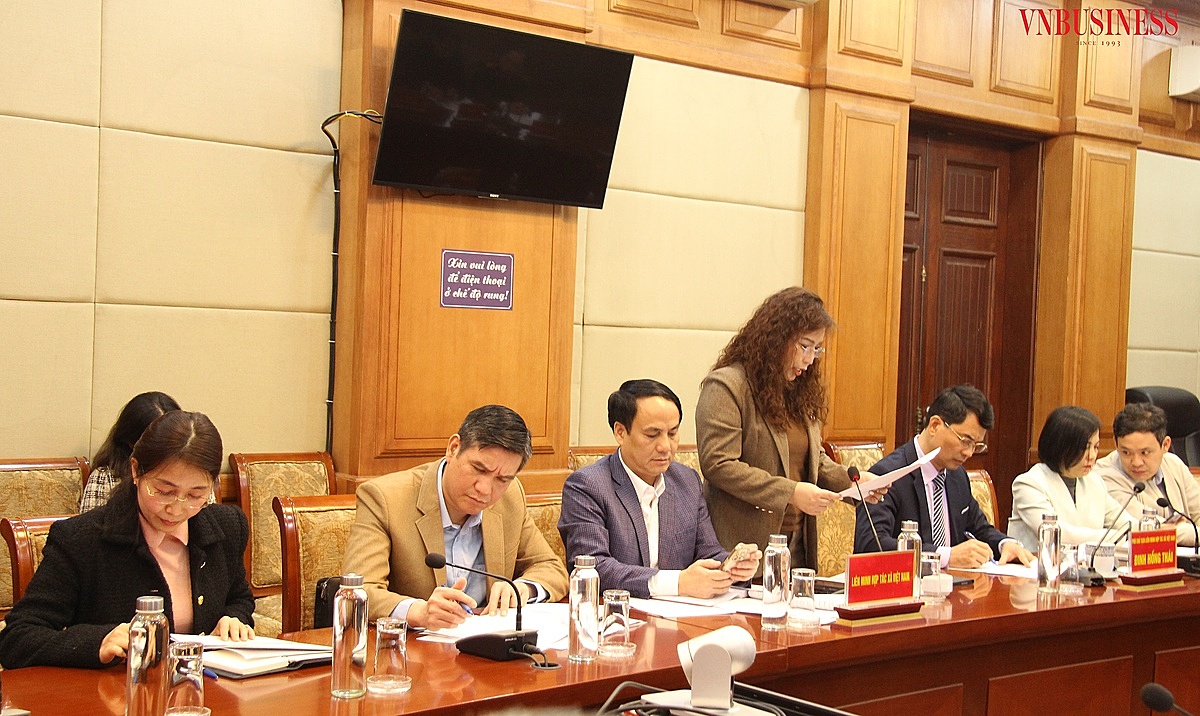 Các đại biểu tham gia buổi làm việc tích cực đóng góp ý kiến.