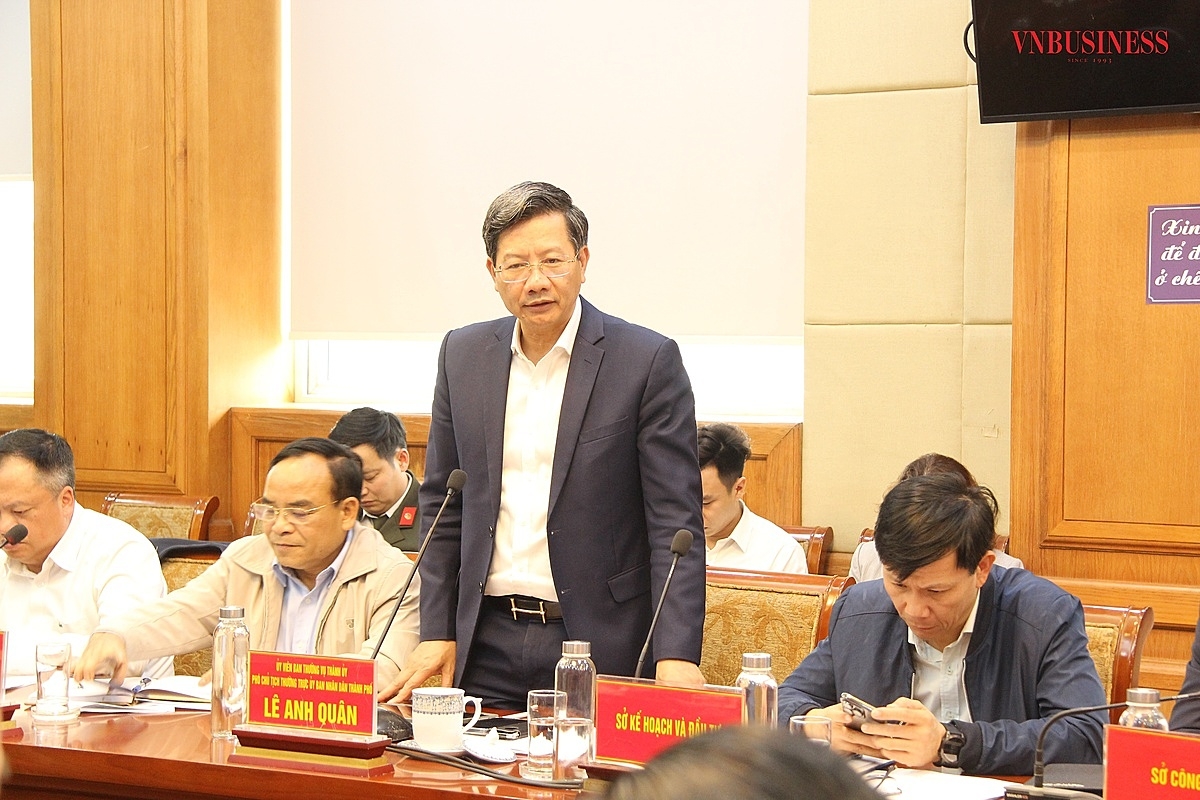 Phó Chủ tịch Thường trực UBND TP Hải Phòng Lê Anh Quân phát biểu.