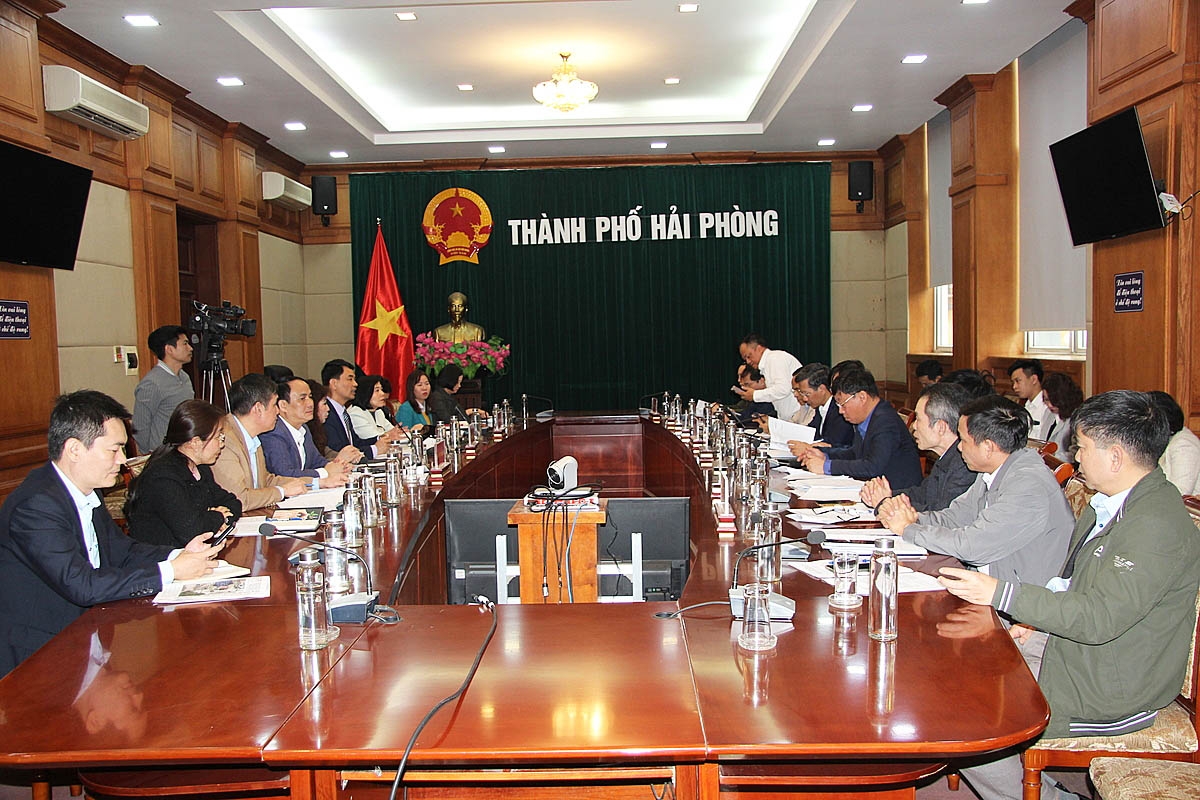 Các đại biểu tham gia hội nghị.