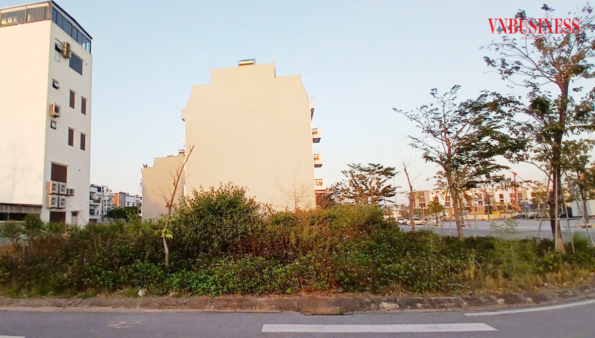 Thị trường đất nền ấm hơn, nhưng còn không ít nhà đầu tư đu đỉnh chưa thể thoát được hàng.