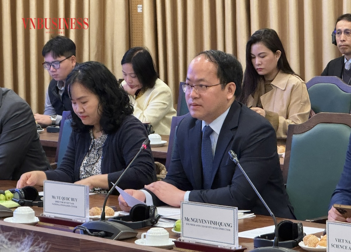 Ông Vũ quốc Huy, Giám đốc Trung tâm Đổi mới Sáng tạo Quốc gia giới thiệu sáng kiến liên minh bán dẫn giữa Việt Nam và Nhật Bản trong giáo dục và chuỗi sản xuất.