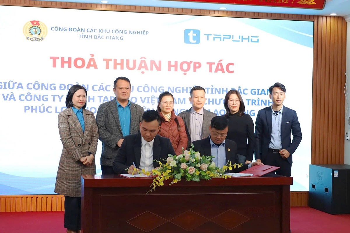 TAPUHO Việt Nam và Công đoàn các KCN tỉnh Bắc Giang ký kết thoả thuận hợp tác.
