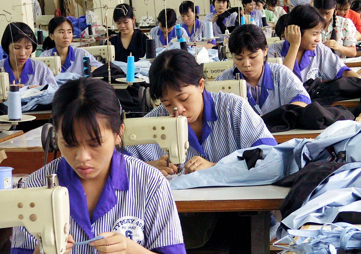 Việt Nam có lực lượng lao động dồi dào, lành nghề trong ngành dệt may.