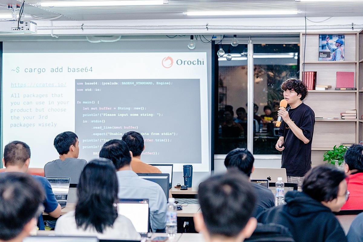 Ông Trần Anh Dũng, Nhà sáng lập Orochi Network diễn thuyết về các vấn đề công nghệ ở Tuần lễ Blockchain Việt Nam