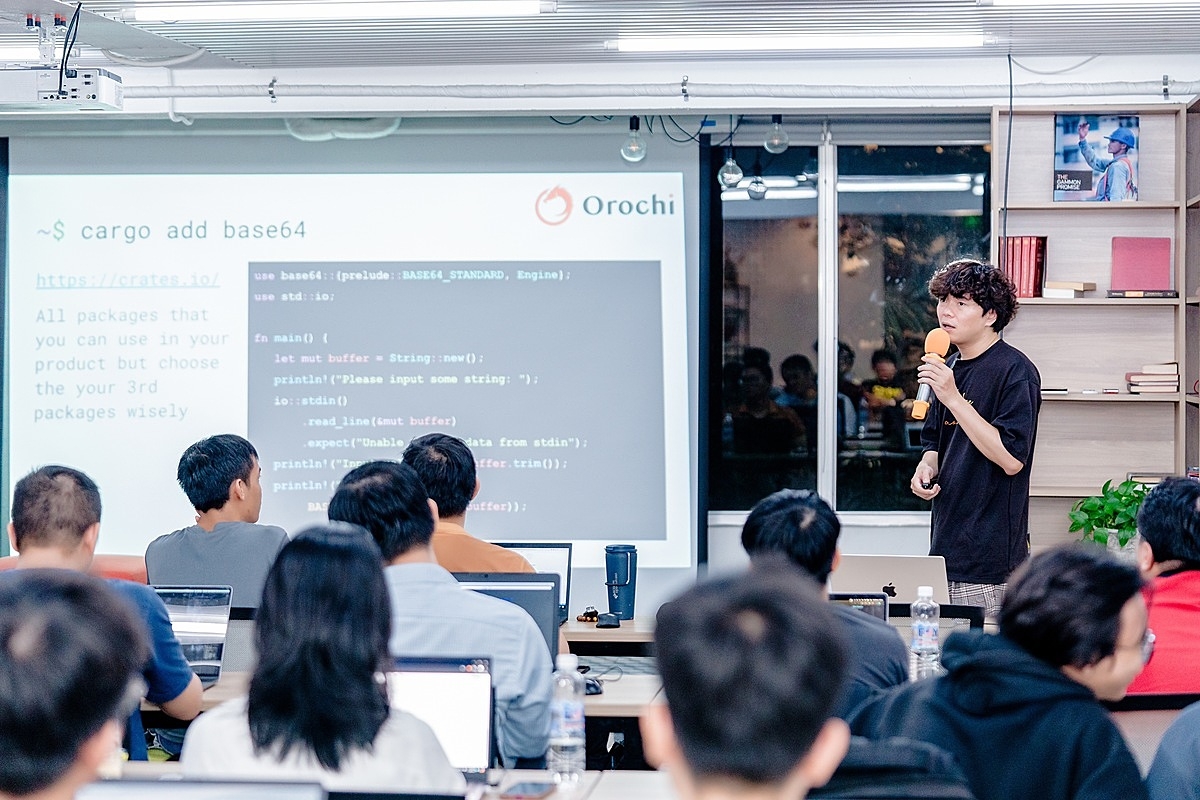 Ông Trần Anh Dũng, Nhà sáng lập Orochi Network diễn thuyết về các vấn đề công nghệ ở Tuần lễ Blockchain Việt Nam