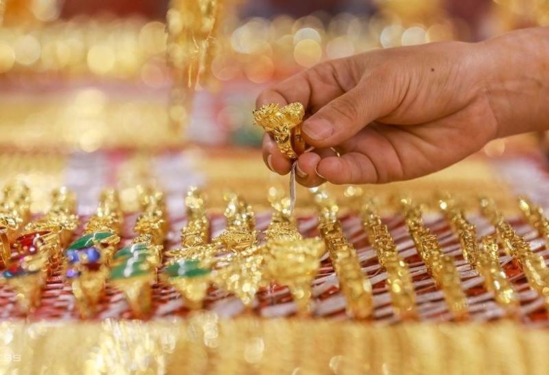 Giá vàng trong nước đồng loạt giảm hơn nửa triệu đồng mỗi lượng.