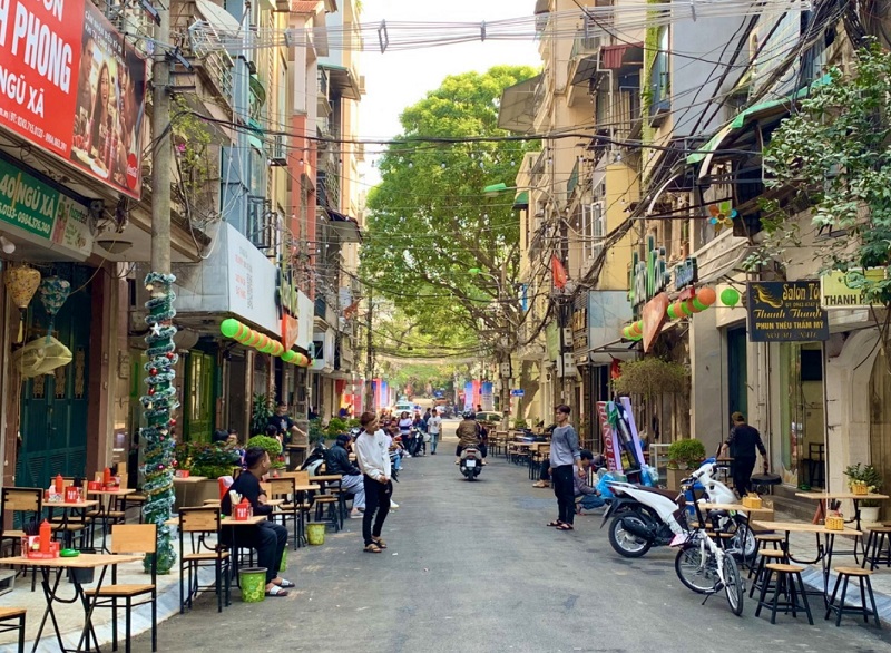 Khám phá Hà Nội bằng xe máy về đêm và tham quan Vịnh Hạ Long là 2 sản phẩm du lịch của Việt Nam lọt vào top 10 Trải nghiệm thú vị không thể bỏ qua năm 2025.