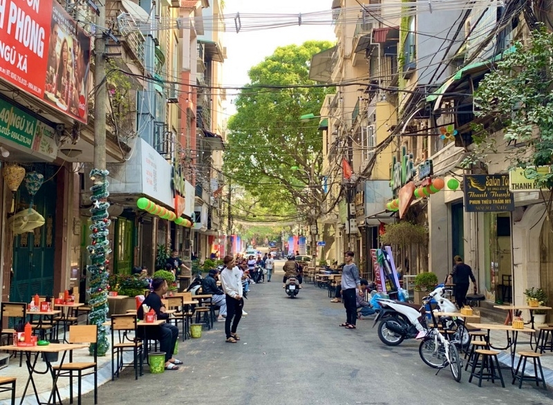 Khám phá Hà Nội bằng xe máy về đêm và tham quan Vịnh Hạ Long là 2 sản phẩm du lịch của Việt Nam lọt vào top 10 Trải nghiệm thú vị không thể bỏ qua năm 2025.