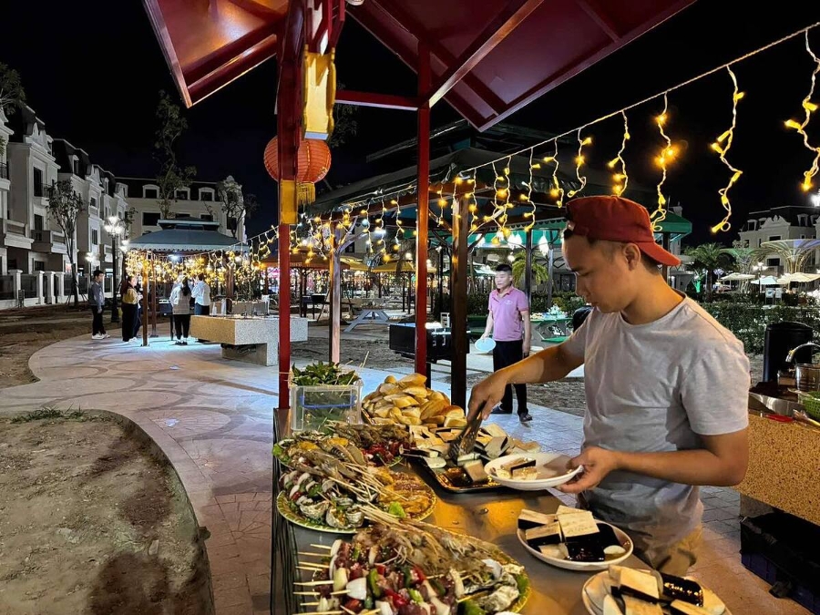 Vườn BBQ tại Công viên trung tâm là nơi tụ họp, giao lưu của các gia đình.