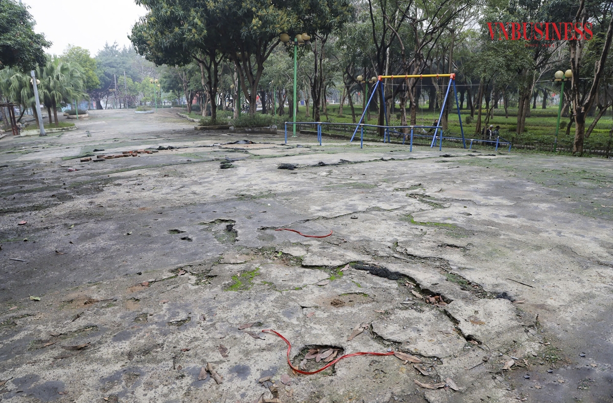 Sau một thời gian dài đi vào hoạt động, nhiều hạng mục tại công viên Cầu Giấy đã có tình trạng xuống cấp.