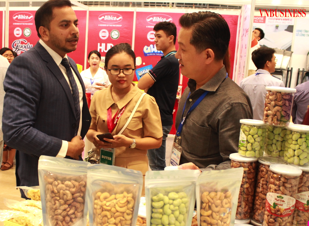 Việc đa dạng hóa thương mại là điều mà các DN Việt cần làm trong lúc này để giảm thiểu rủi ro giữa căng thẳng thương mại “leo thang”.