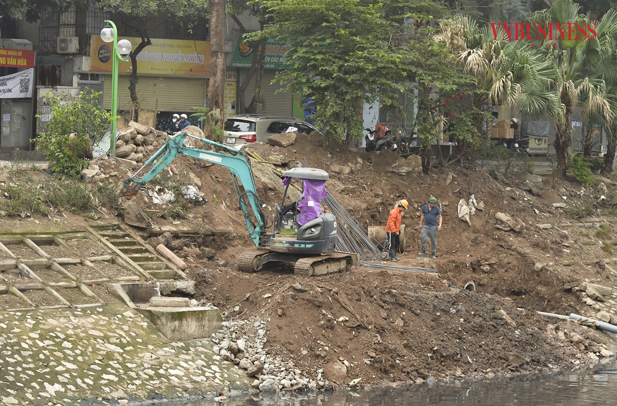Trước đó, UBND Thành phố Hà Nội đã báo cáo Thủ tướng Chính phủ xem xét, chấp thuận cho phép thành phố xây dựng công trình khẩn cấp bổ cập nước từ sông Hồng vào sông Tô Lịch nhằm cải thiện môi trường, đảm bảo cảnh quan đô thị.