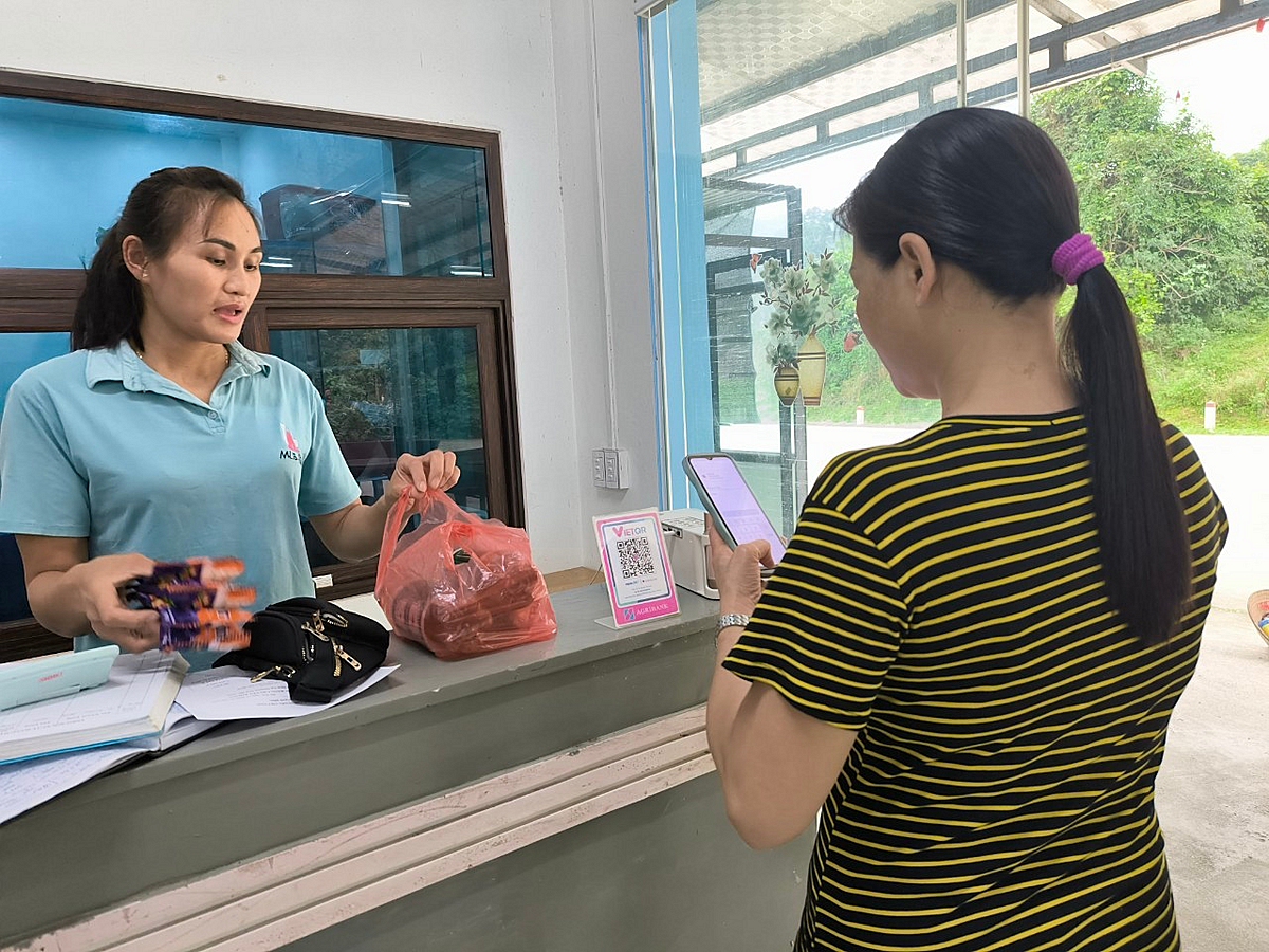 Chuyển đổi số ở HTX Tài Hoan.