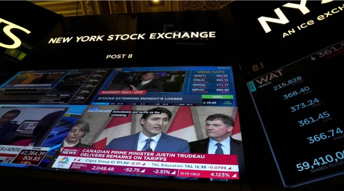 Tổng thống Hoa Kỳ Donald Trump đã hoãn một số mức thuế nhắm vào Canada và Mexico.