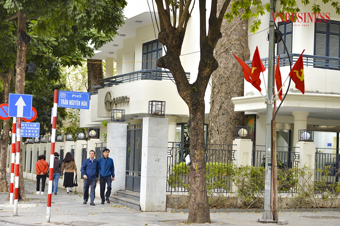 Góc phố Trần Nguyên Hãn - Đinh Tiên Hoàng là điểm bắt đầu trong khu vực nghiên cứu dự án, kéo dài đến trụ sở Sở Văn hóa và Thể thao Hà Nội.