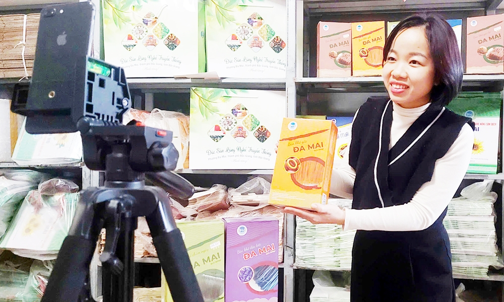 Ứng dụng thương mại điện tử giúp nông đặc sản của Bắc Giang rộng đường tiêu thụ.