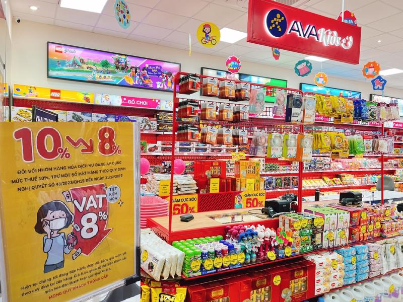 Các chuyên gia kiến nghị kéo dài thời gian giảm thuế VAT đến ít nhất hết năm 2026 và giảm 2% cho toàn bộ hàng hóa, dịch vụ có thuế suất 10%.