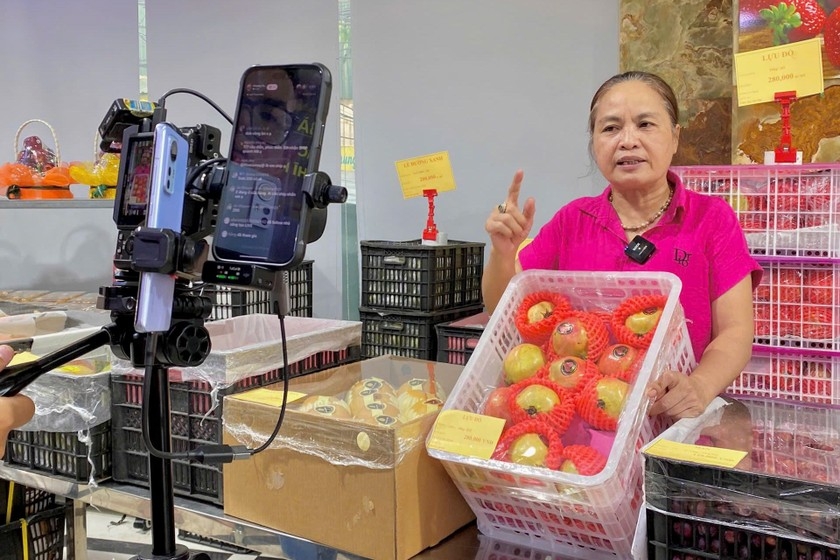 Người tiêu dùng cần nâng cao hiểu biết để có thể mua được những mặt hàng đảm bảo chất lượng từ các phiên livestream.