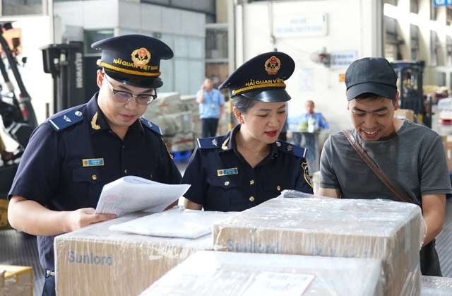 Cục Hải quan cho biết hệ thống VNACCS/VCIS dừng hoạt động địa chỉ tiếp nhận tờ khai từ Internet để dừng tiếp nhận tờ khai từ 23h ngày 14/3 đến 5h ngày 15/3.