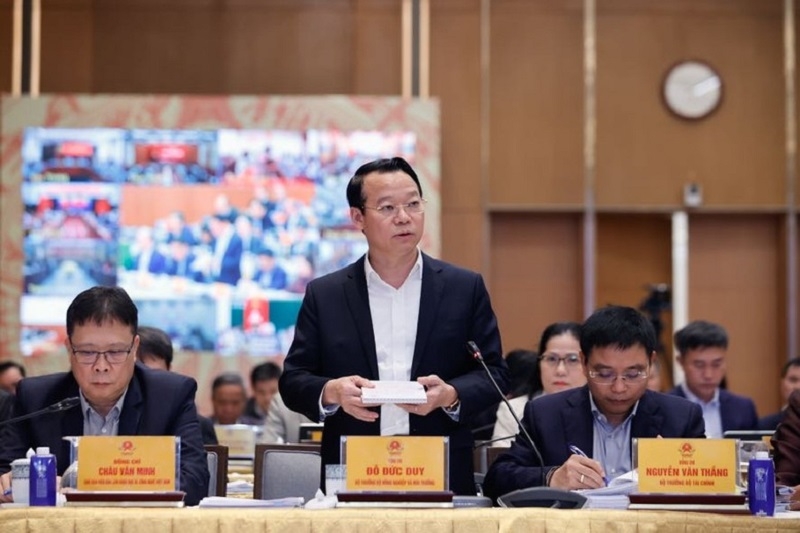 Bộ trưởng Đỗ Đức Duy báo cáo về tiến độ thực hiện mục tiêu hoàn thành liên thông cơ sở dữ liệu quốc gia về đất đai.