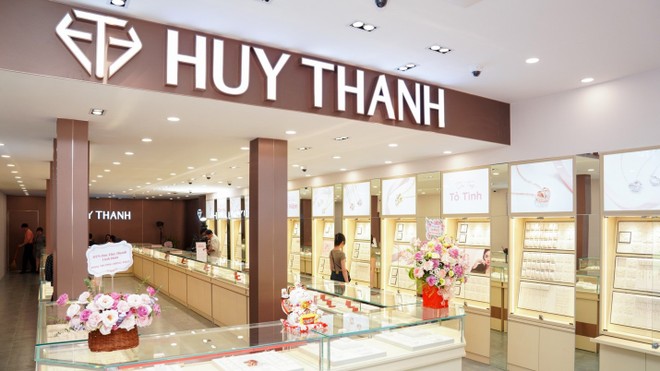 Mới đây, một khách hàng tố mua vàng thiếu trọng lượng tại Huy Thanh Jewerly.