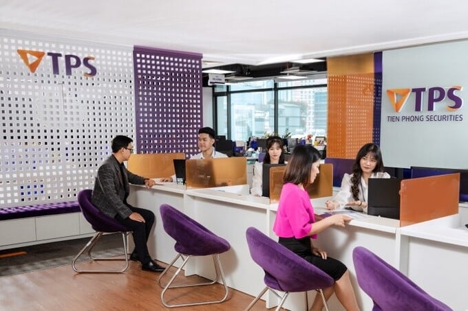 HNX thông báo tạm dừng giao dịch 3 lô trái phiếu gần 3.500 tỷ đồng do TPS làm tổ chức đăng ký, lưu ký.