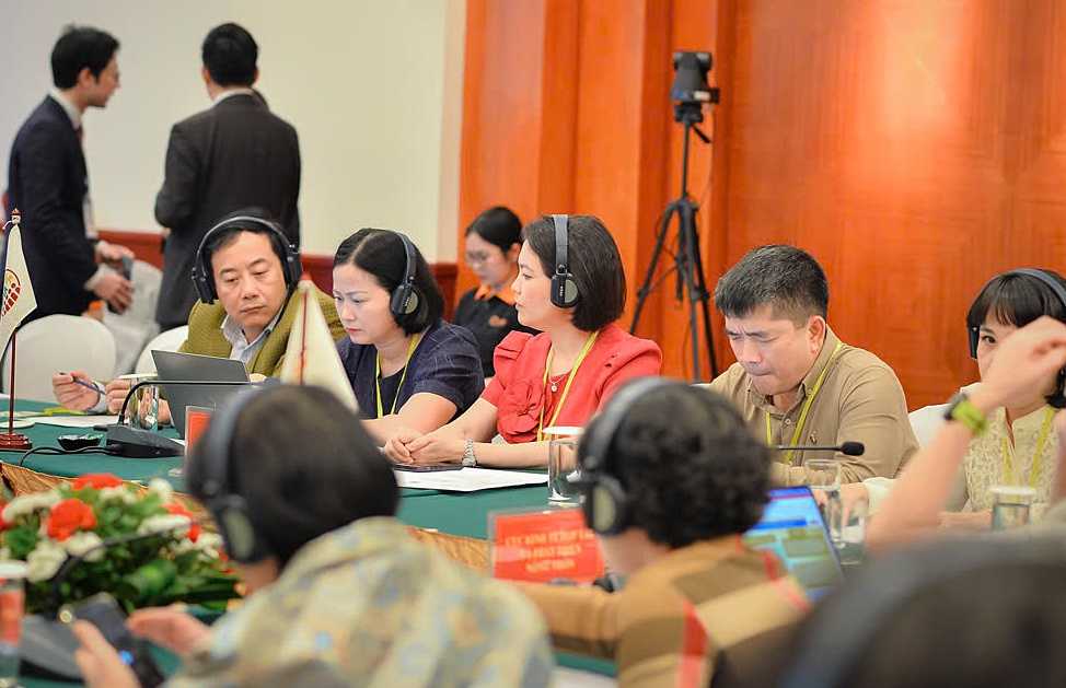 Đại diện Liên minh HTX các tỉnh thành phố thuộc Vùng Đồng bằng sông Hồng.