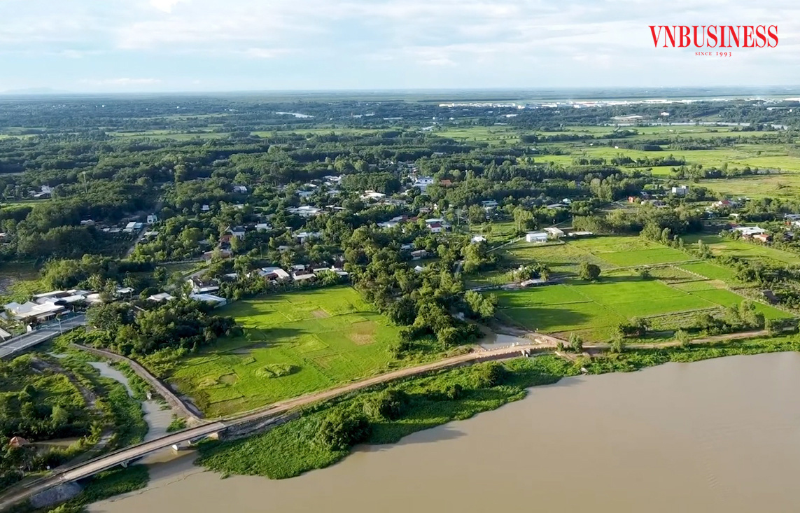 Thị trường nhà đất đang nổi sóng ở khắp nơi, nhà đầu tư cần cẩn trọng trước chiêu trò của môi giới.