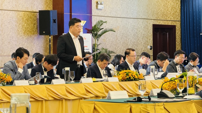 Ông Kim Nyoun Ho, Chủ tịch Hiệp hội Thương mại Hàn Quốc tại Việt Nam &lpar;KOCHAM&rpar; phản ánh nhiều doanh nghiệp Hàn Quốc đang hoạt động tại Viêt Nam bị chậm hoàn thuế VAT.