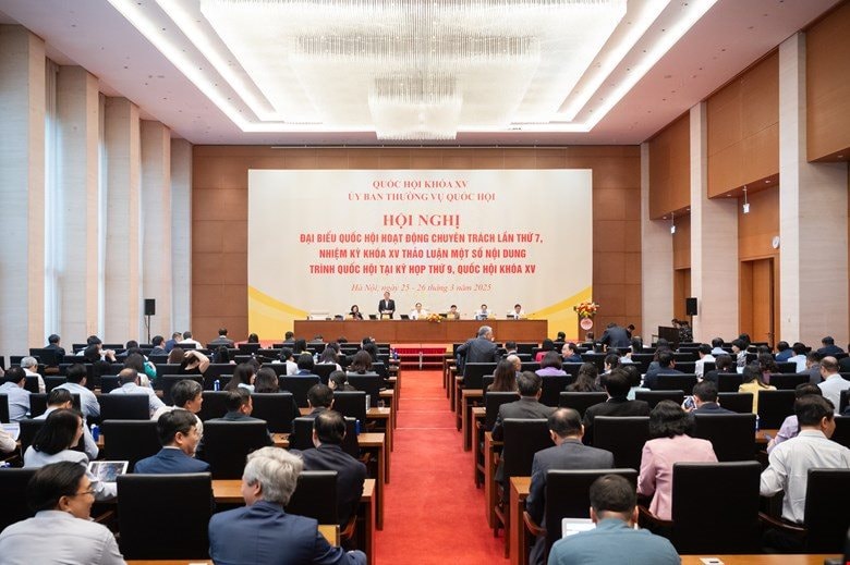 Ngày 26/3, Hội nghị đại biểu Quốc hội chuyên trách lần thứ 7 thảo luận về dự thảo Luật Thuế tiêu thụ đặc biệt &lpar;sửa đổi&rpar;.