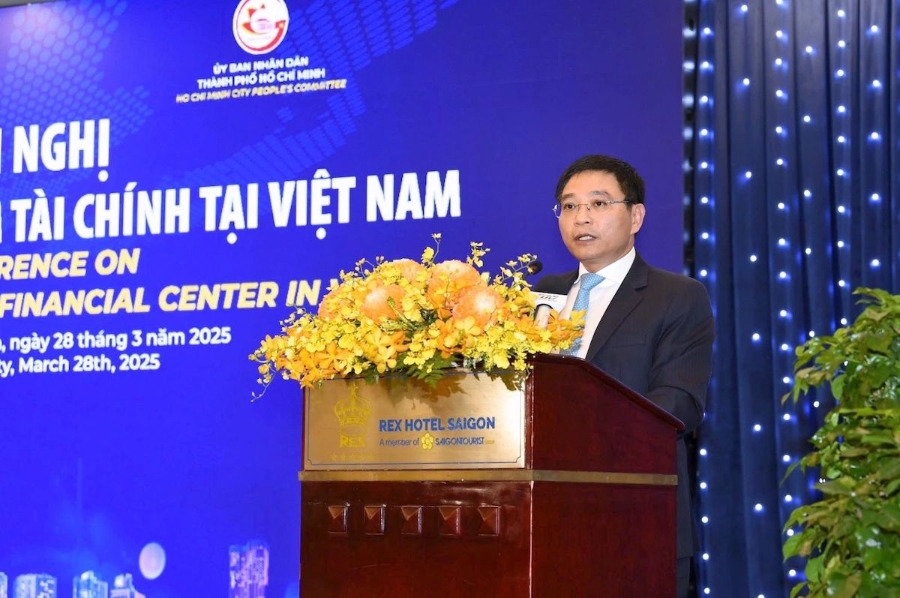 Bộ trưởng Nguyễn Văn Thắng phát biểu tại Hội nghị Xây dựng trung tâm tài chính tại Việt Nam.