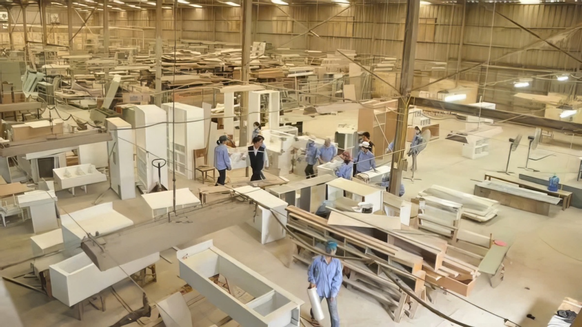 Nhiều ngành xuất khẩu chủ lực của Việt Nam đối diện khó khăn.