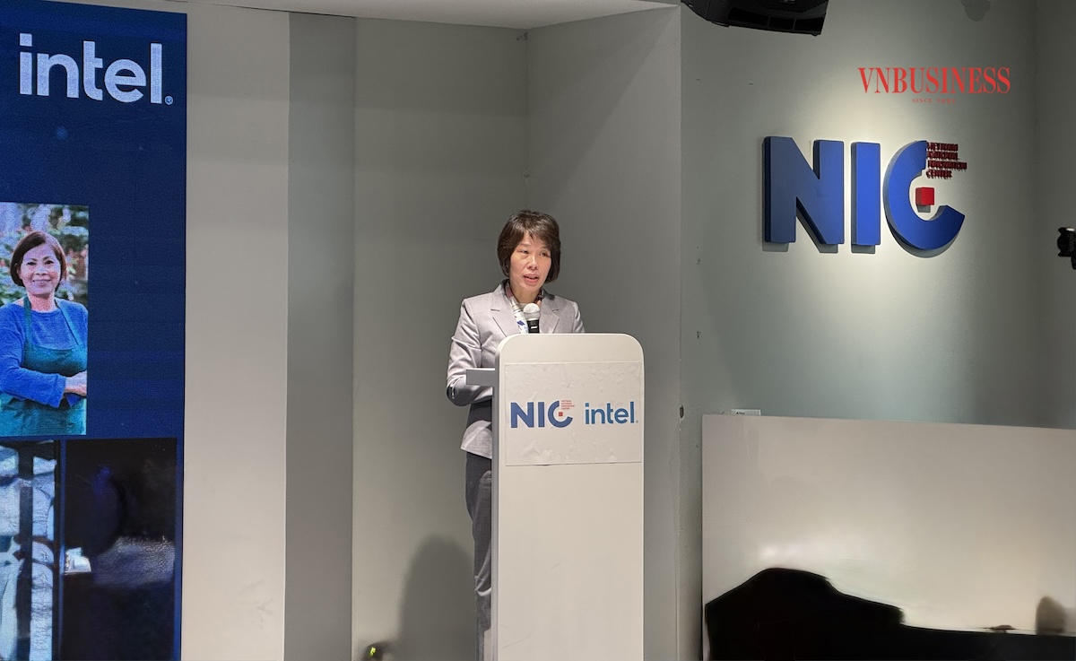 Thứ trưởng Bộ Tài chính Nguyễn Thị Bích Ngọc phát biểu khai mạc lễ công bố chương trình AI for All.