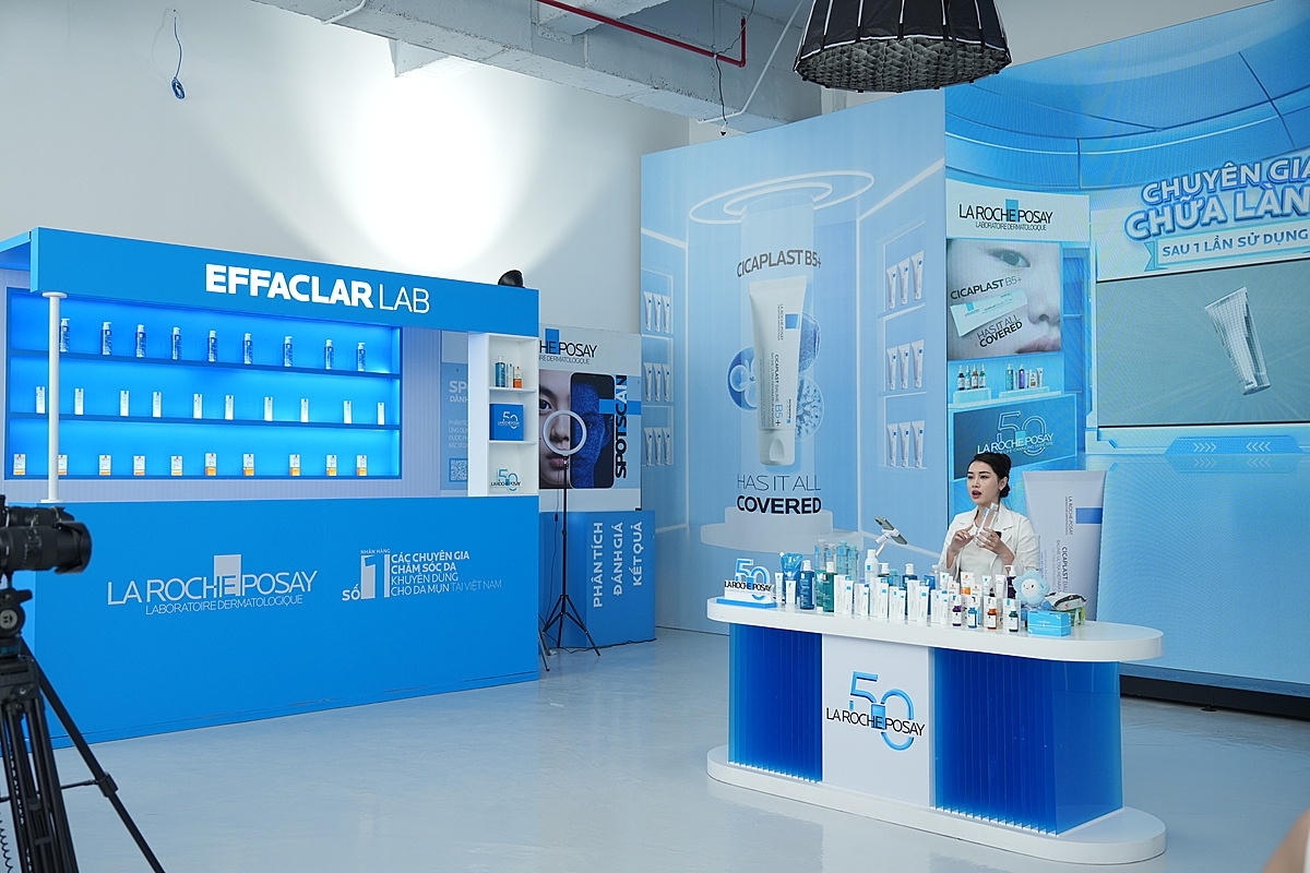 Nhà máy Livestream với 22 studio hoạt động 24/7, ứng dụng công nghệ AI và dữ liệu lớn.