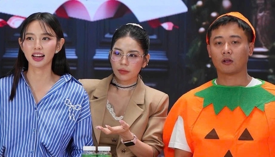 Hằng Du mục và Quang Linh Vlogs bị khởi tố bị can, bắt tạm giam về tội Lừa dối khách hàng. Hoa hậu Thùy Tiên bị tạm hoãn xuất cảnh để phục vụ việc xác minh, điều tra; bị xử phạt hành chính 25 triệu đồng.