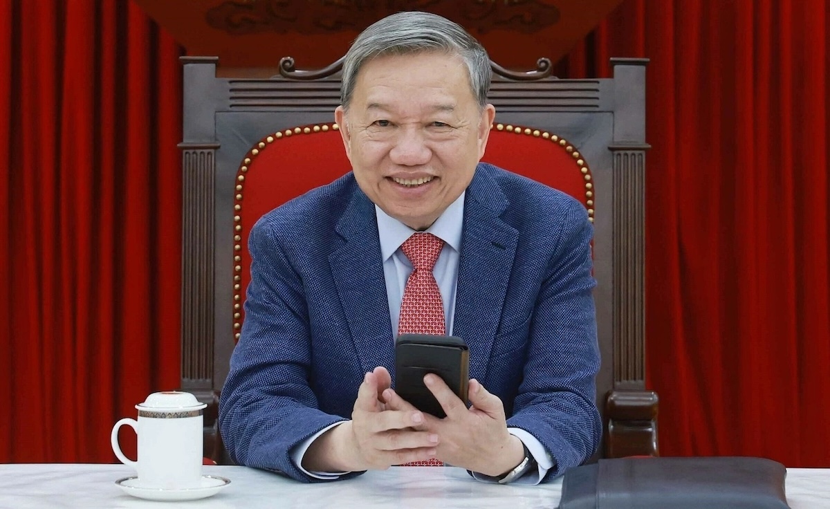 Tổng Bí thư Tô Lâm điện đàm với Tổng thống Mỹ Donald Trump từ Trụ sở Trung ương Đảng tối 4/4. Ảnh: TTXVN